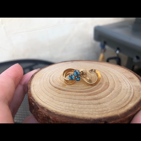 Vintage Brooch and Earrings - Picture 3 of 4